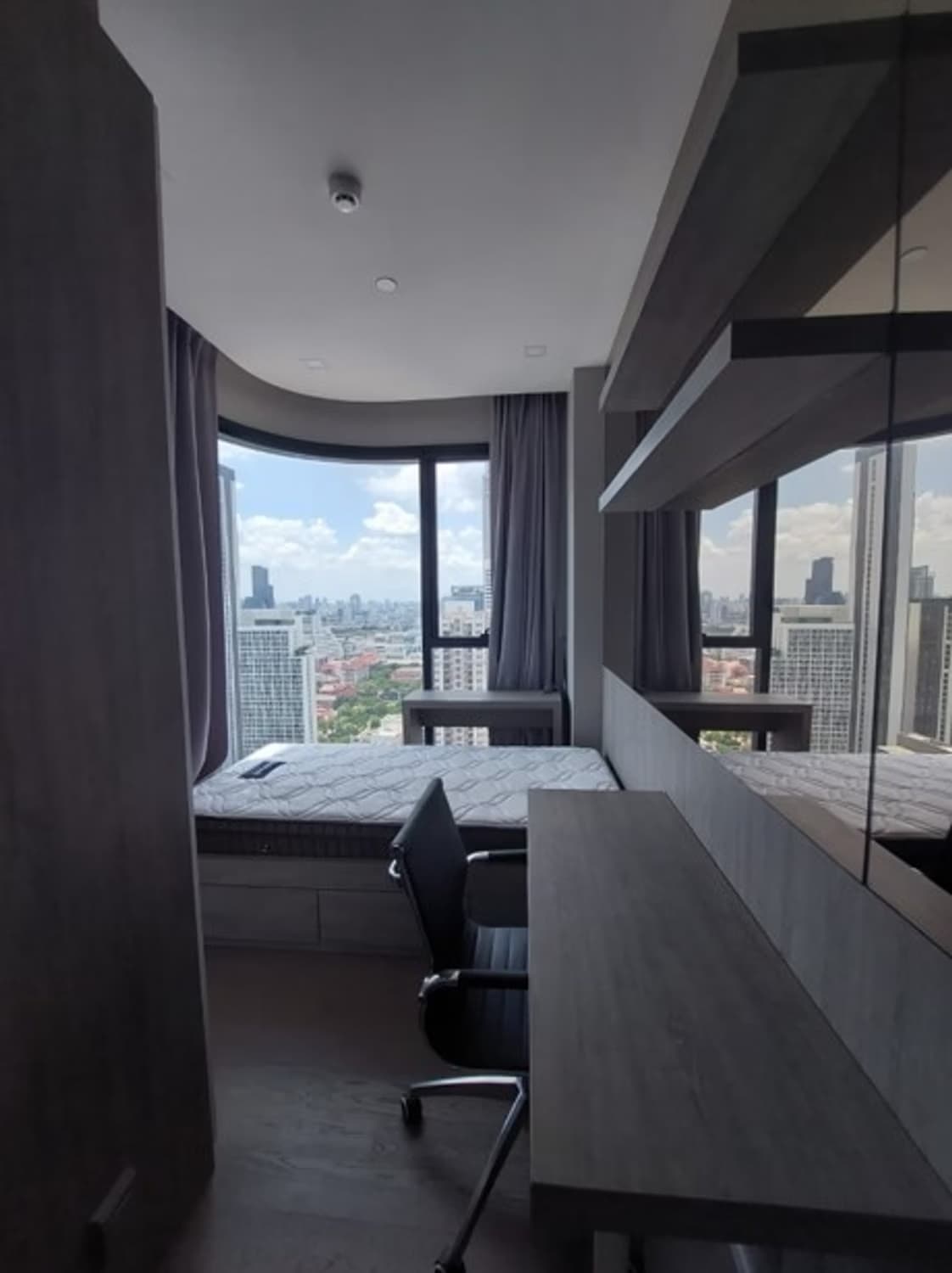 2 Bed Condo for Rent in Watthana - Image 4