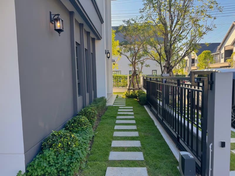 4 Bed House for Rent and Sale in Bang Phli, Samut Prakan