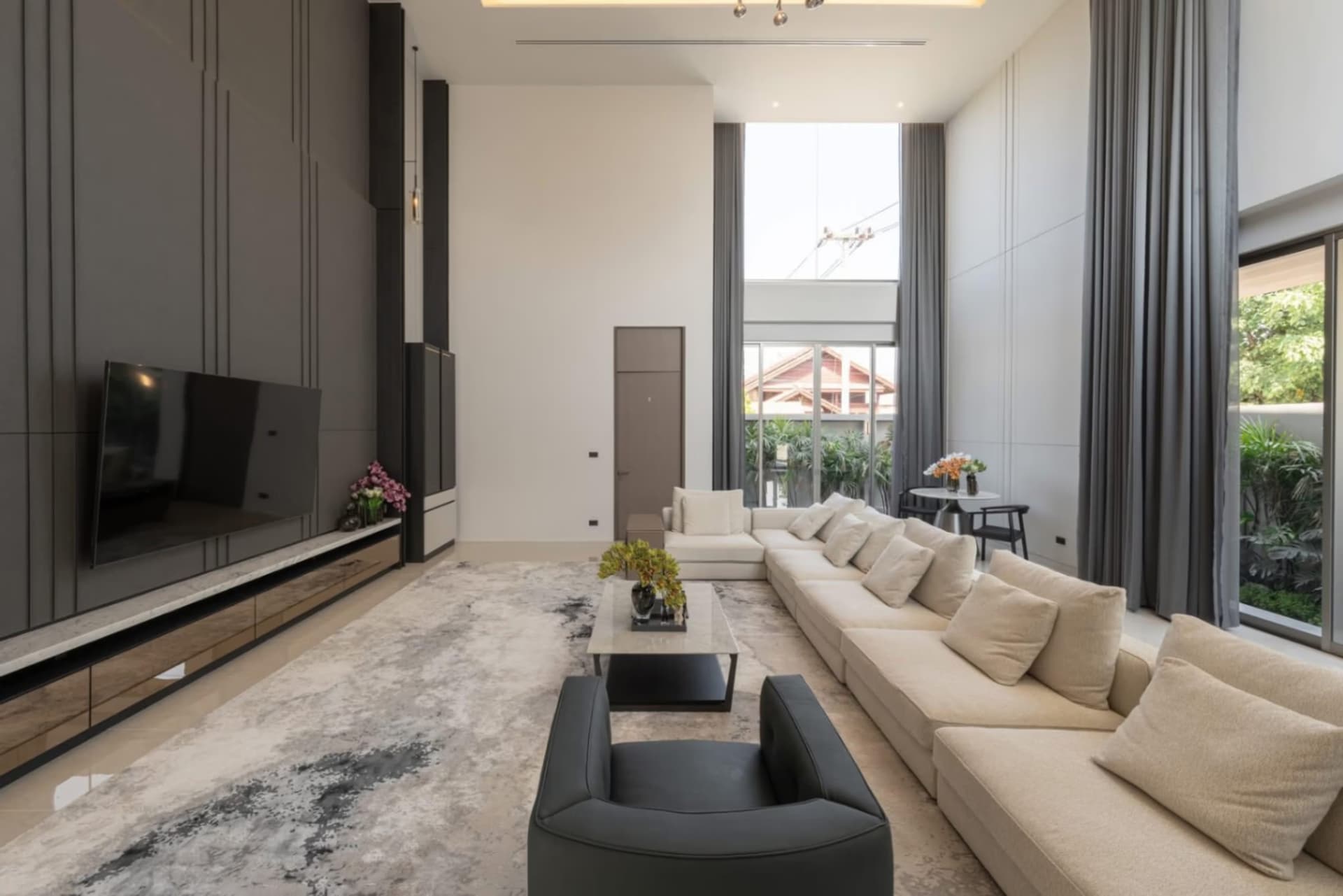 5 Bed House for Sale in Hang Dong - Image 4