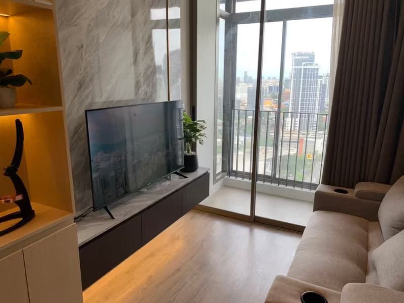 1 Bedroom Condo