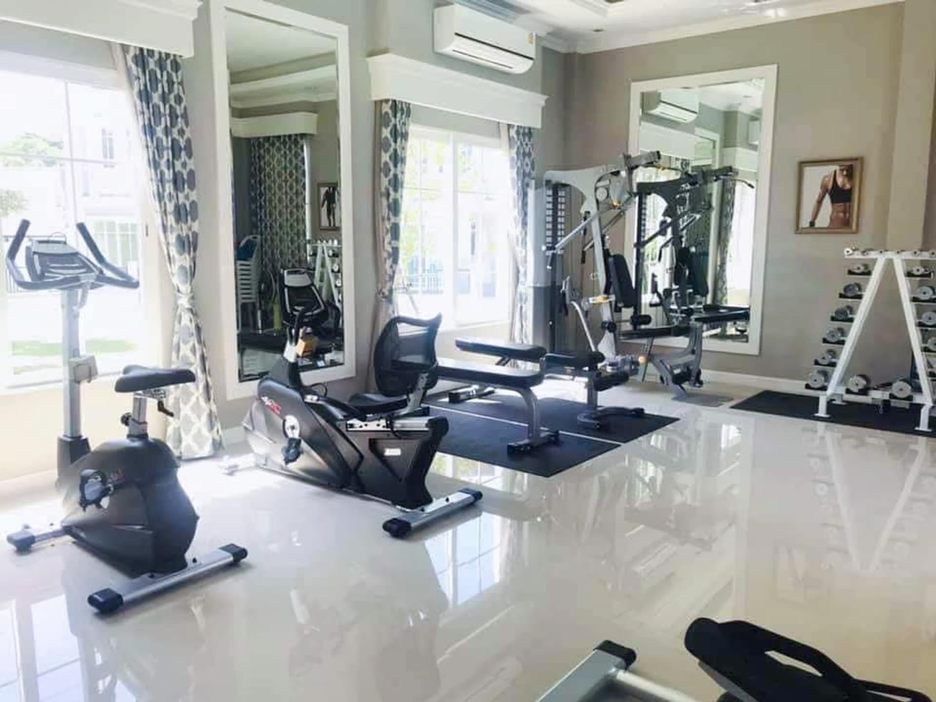 4 Bed House for Rent in Mueang Chiang Mai - Image 14