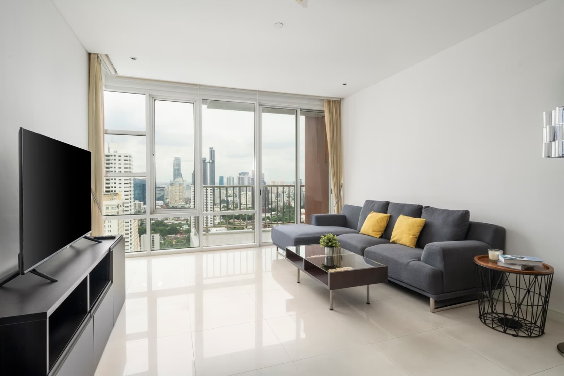 2 Bed Condo for Rent and Sale in Watthana - Image 4