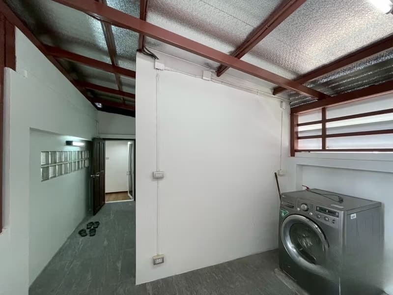 3 Bed Townhouse for Rent in Watthana