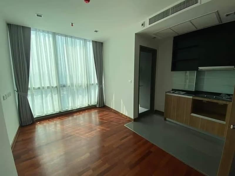 1 Bed Condo for Sale in Ratchathewi