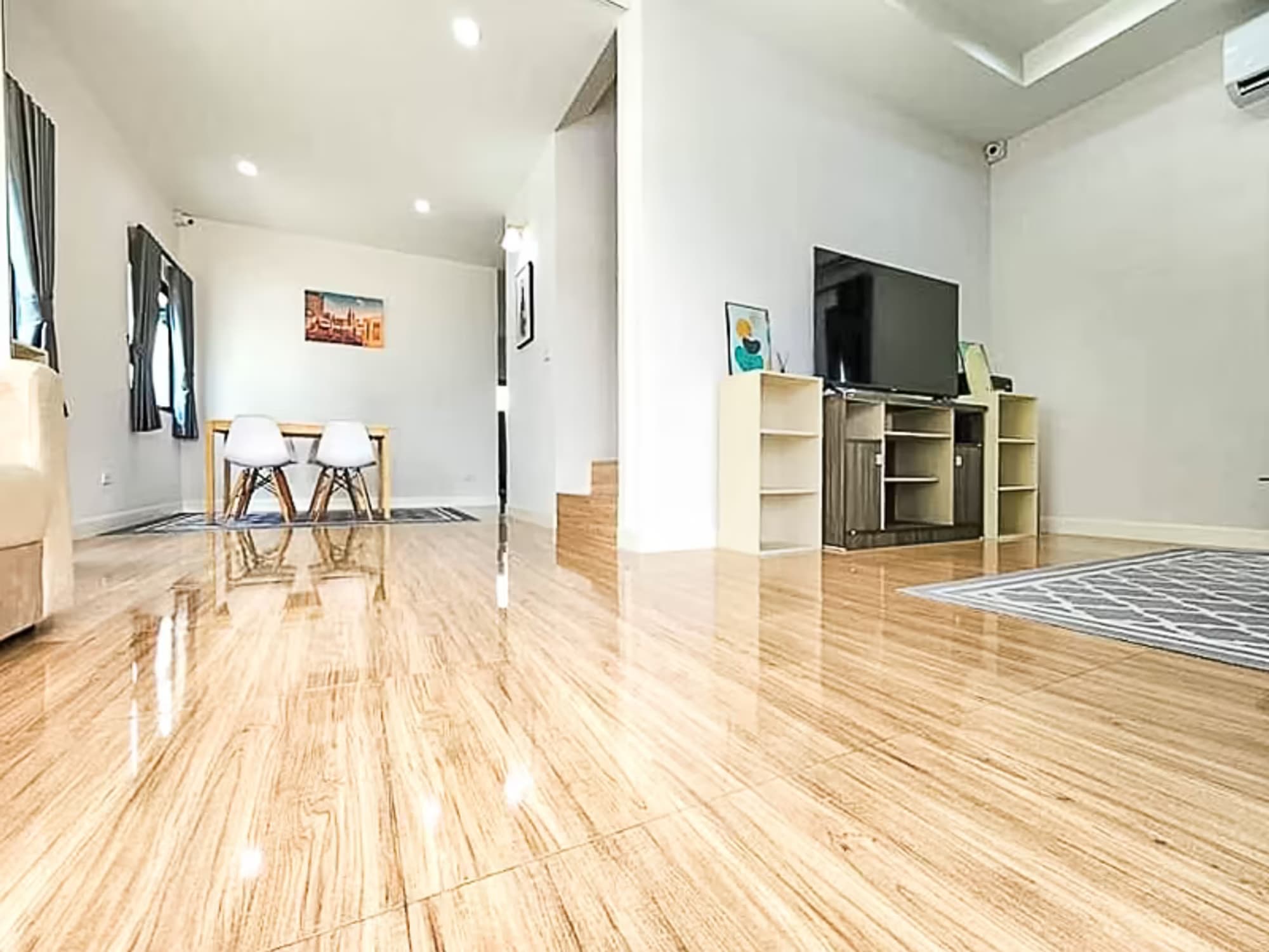4 Bedroom House - Image 10