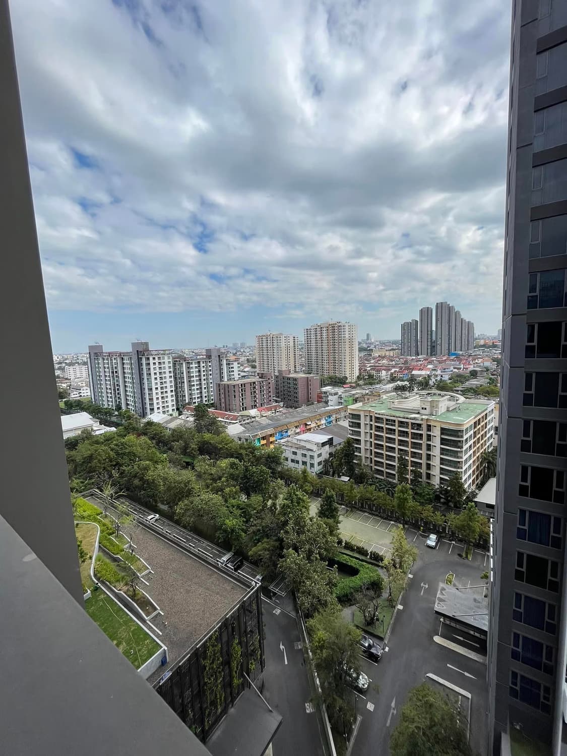 Condo for Rent at Whizdom Essence Sukhumvit 101 - Image 8