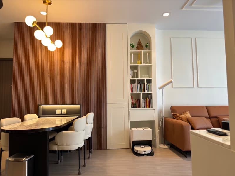 2 Bed Condo for Rent in Bang Rak