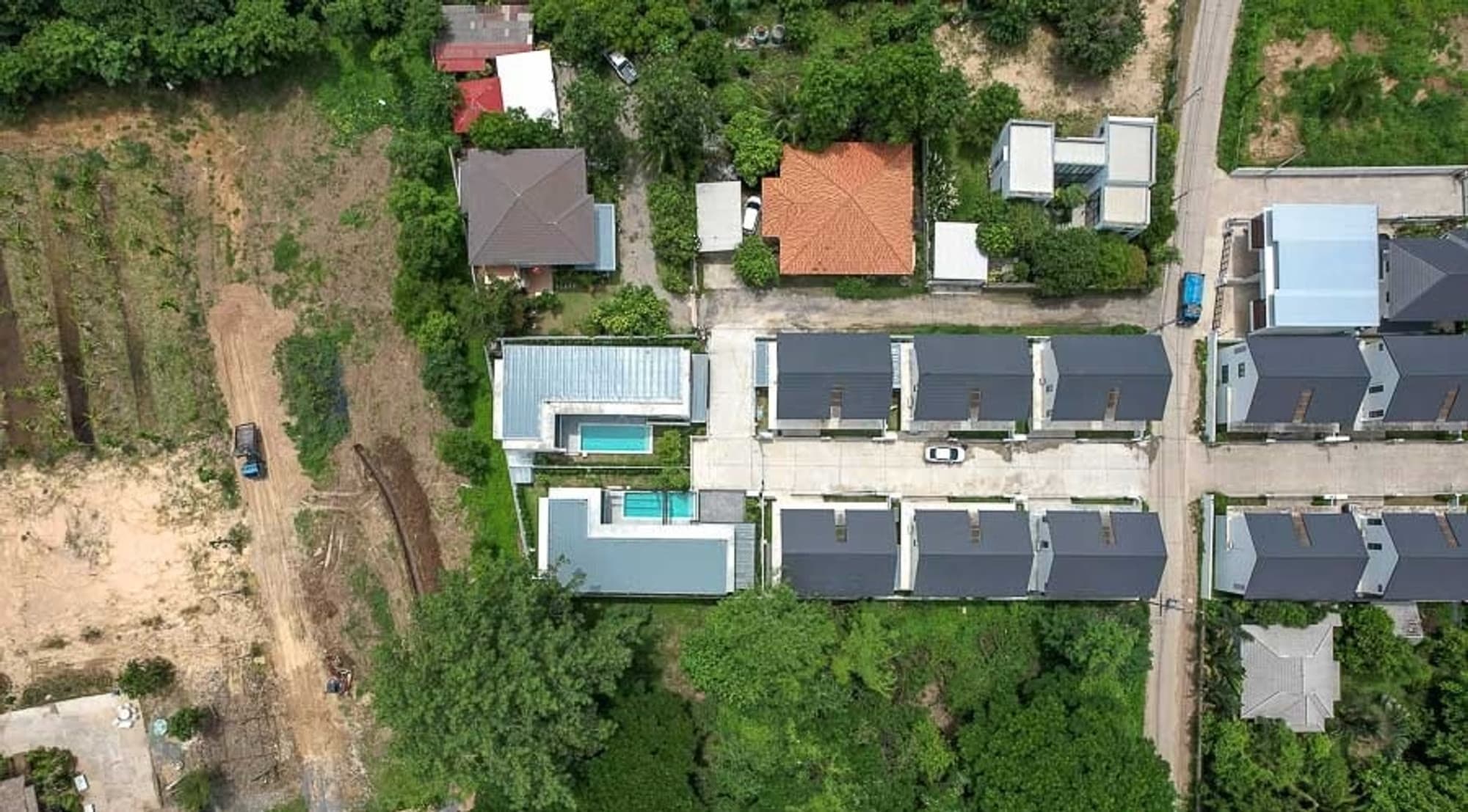 3 Bedroom House - Image 2