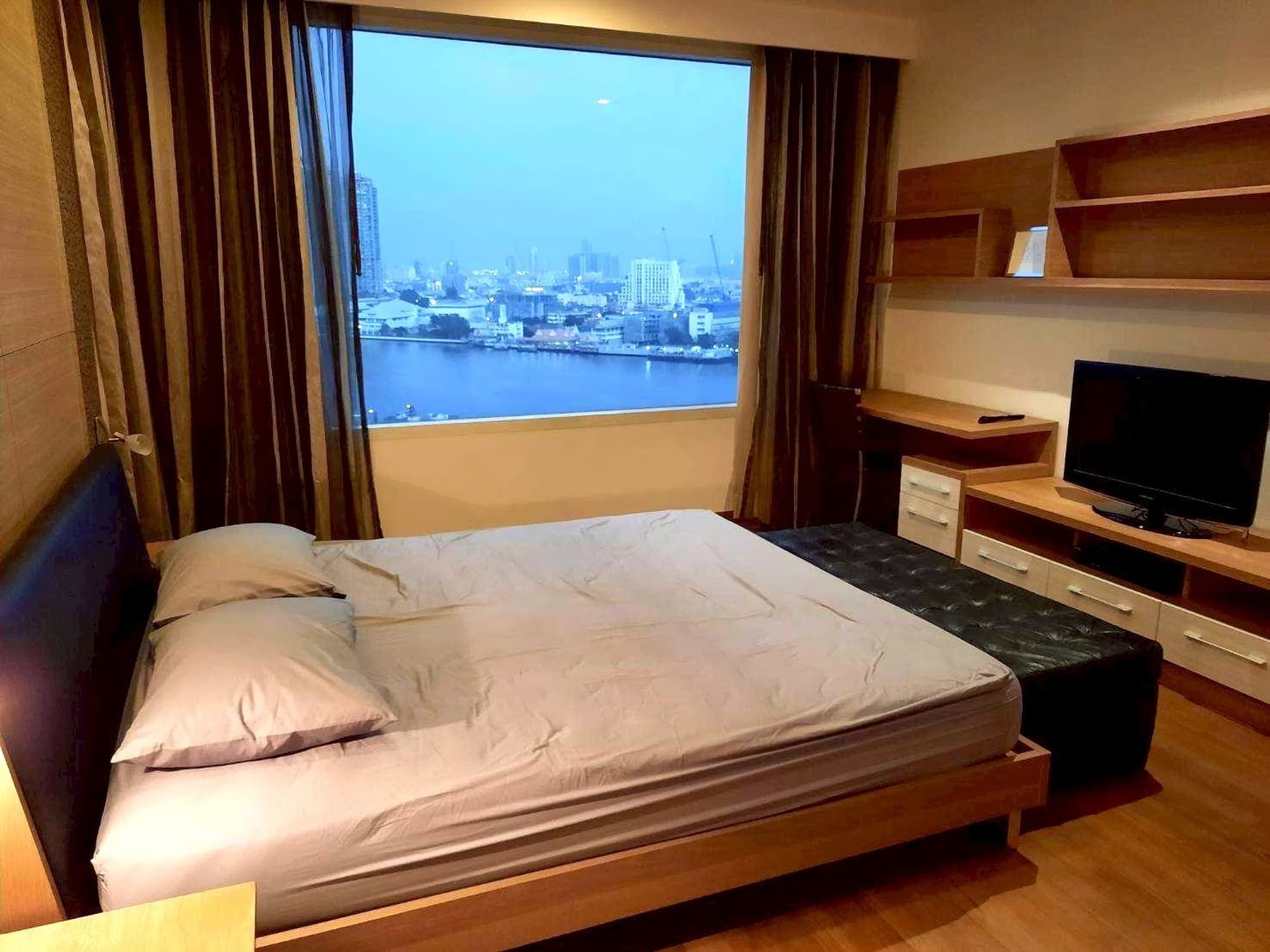 2 Bed Condo for Rent in Khlong San - Image 4