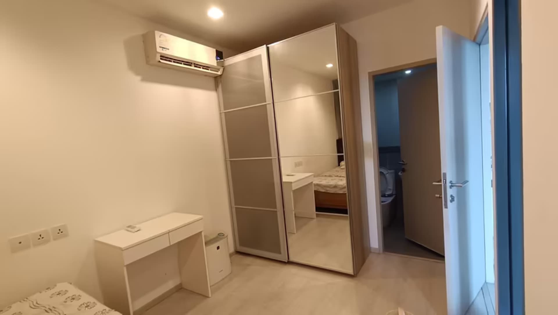 Condo for Rent at Ideo Mobi Sathon - Image 4