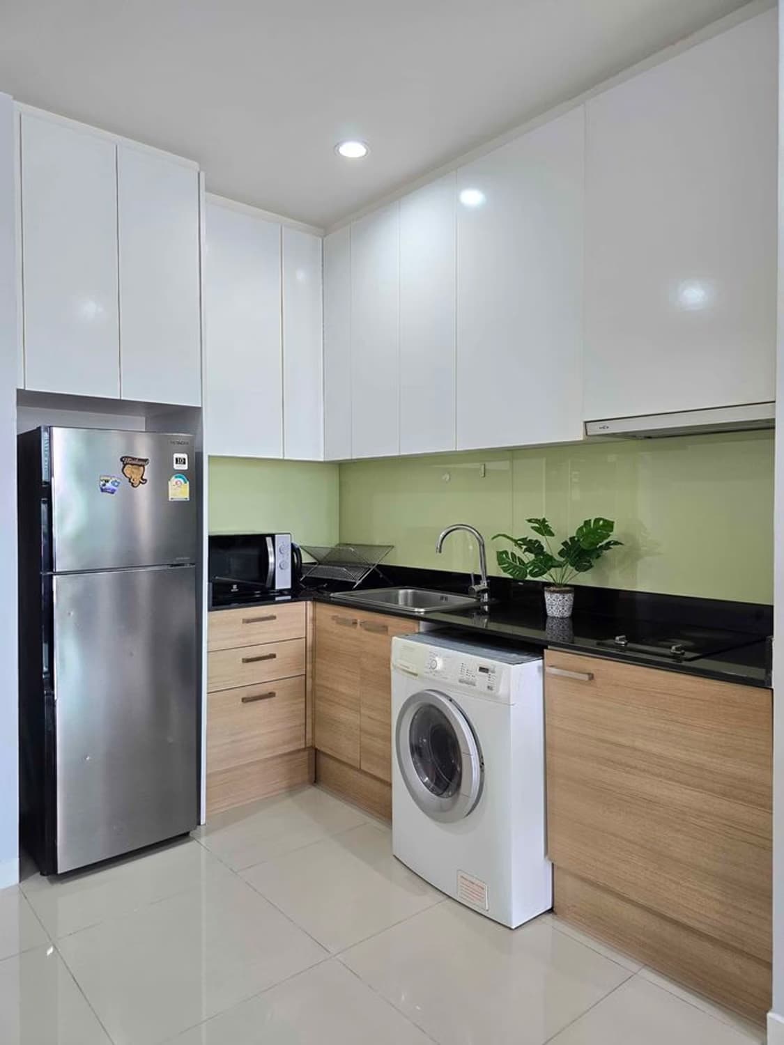 2 Bed Condo for Rent in Ratchathewi - Image 3