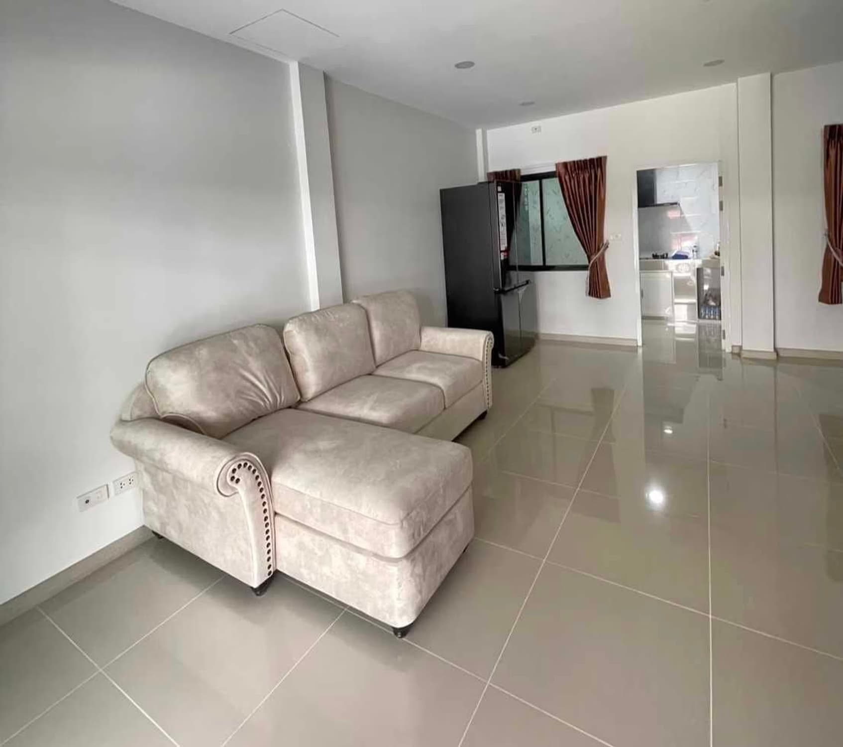 3 ห้องนอน Townhouse สำหรับ จำหน่าย ใน บางพลี - Image 2