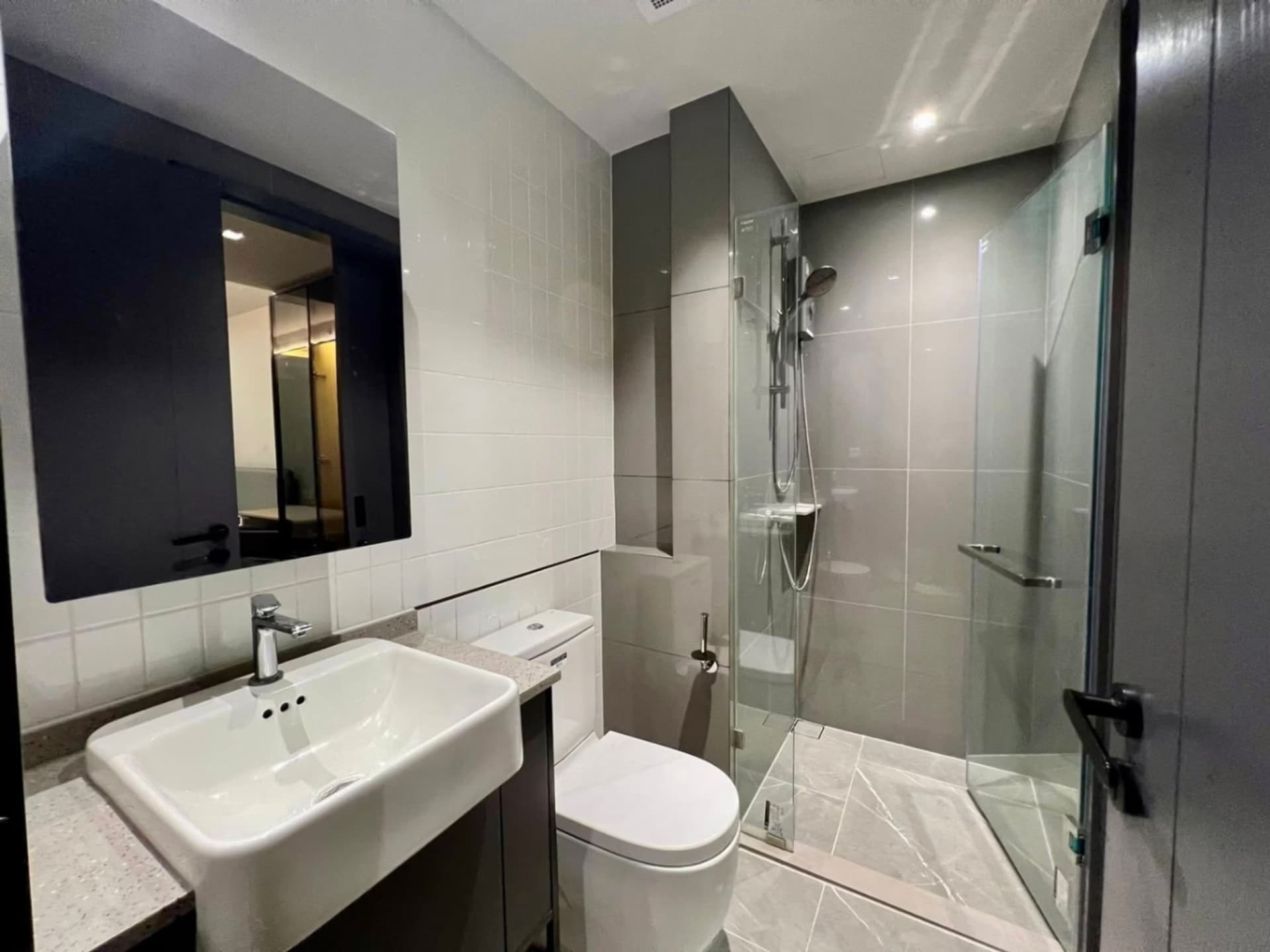 1 Bed Condo for Rent in Bang Rak - Image 7