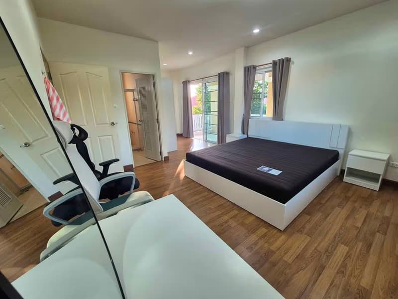 4 Bed House for Rent in Hang Dong District