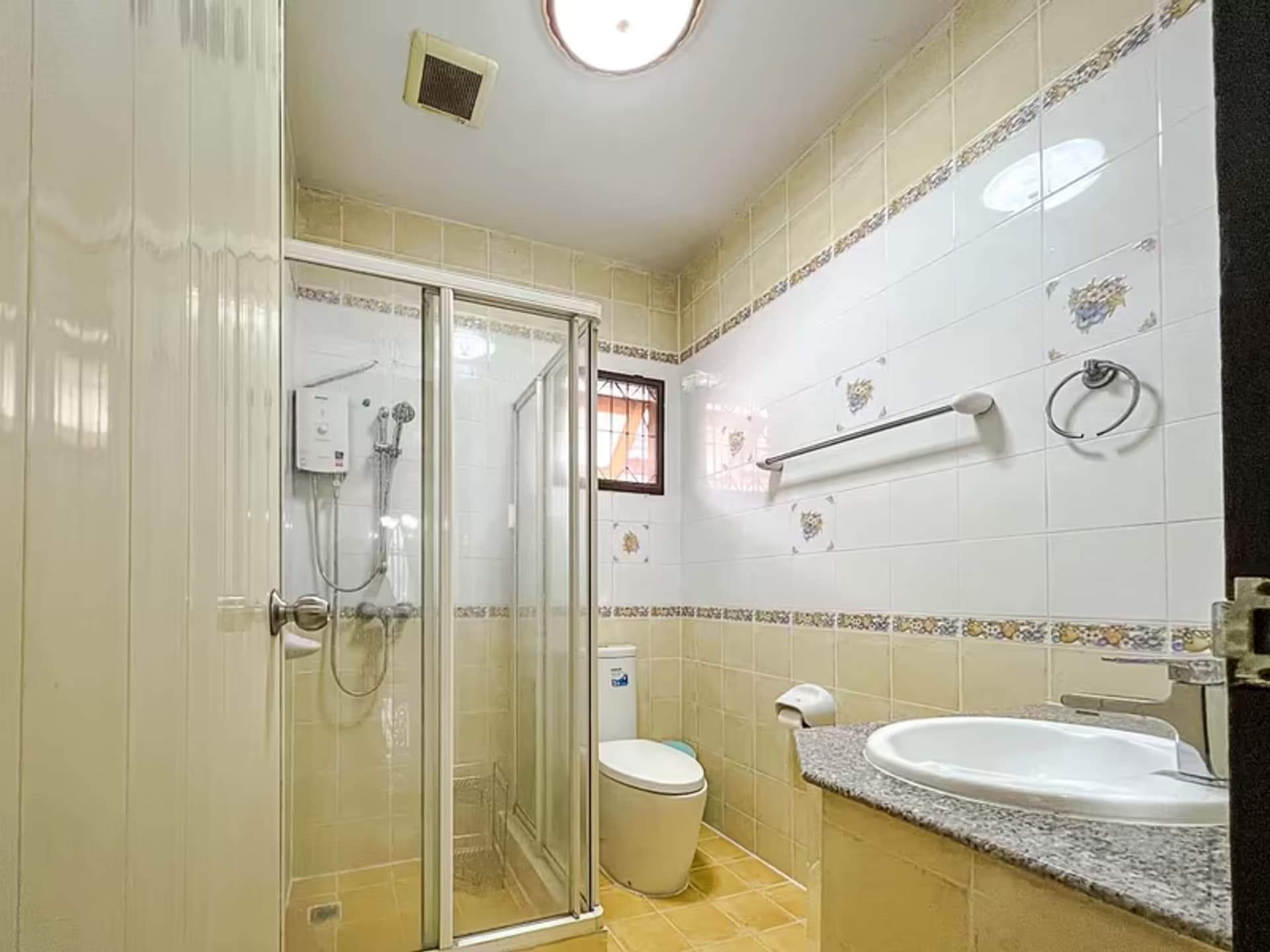 3 Bedroom House - Image 14