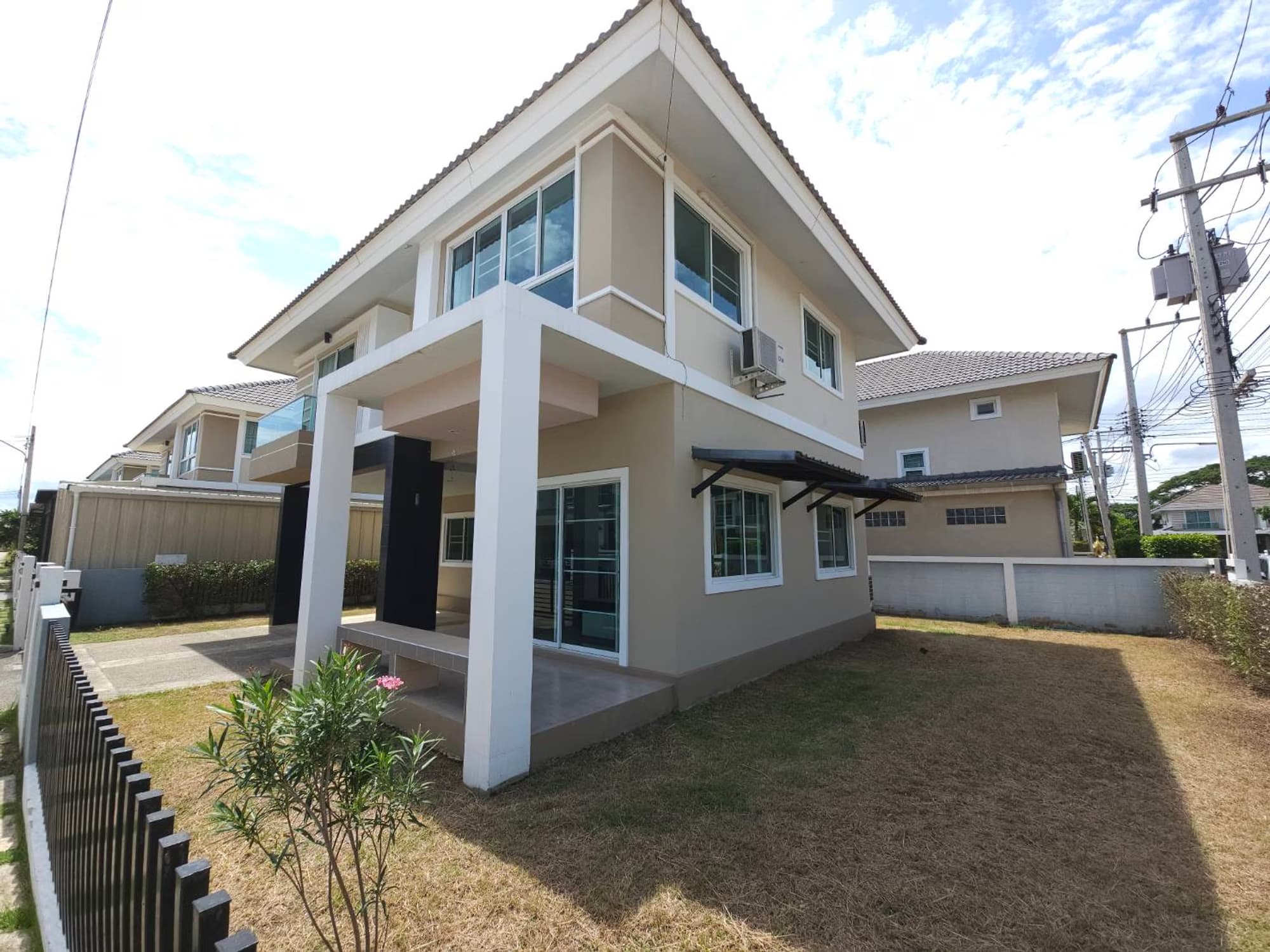 3 Bed House for Rent in Mueang Chiang Mai - Image 4
