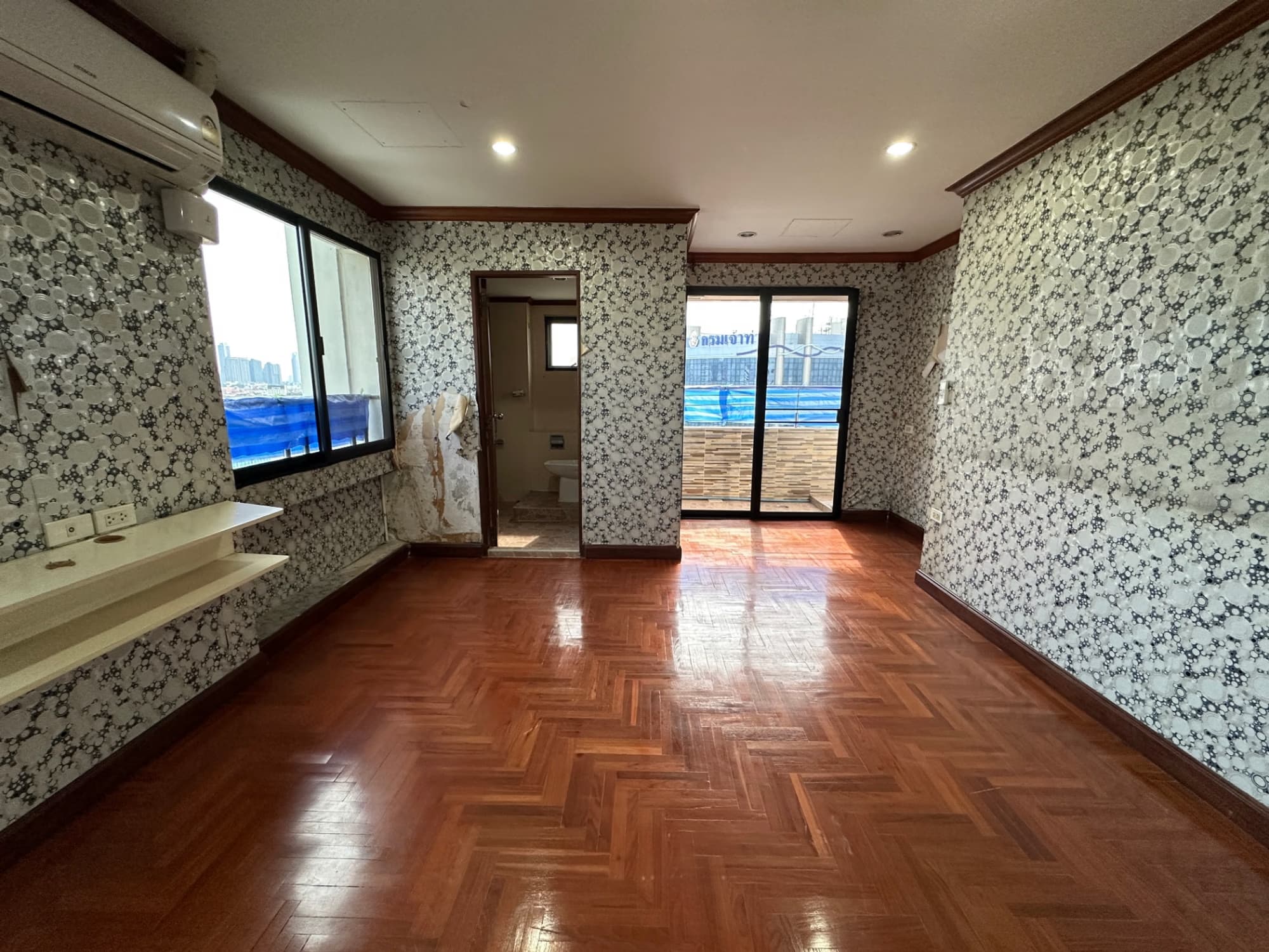 3 Bed Condo for Sale in Samphanthawong - Image 9