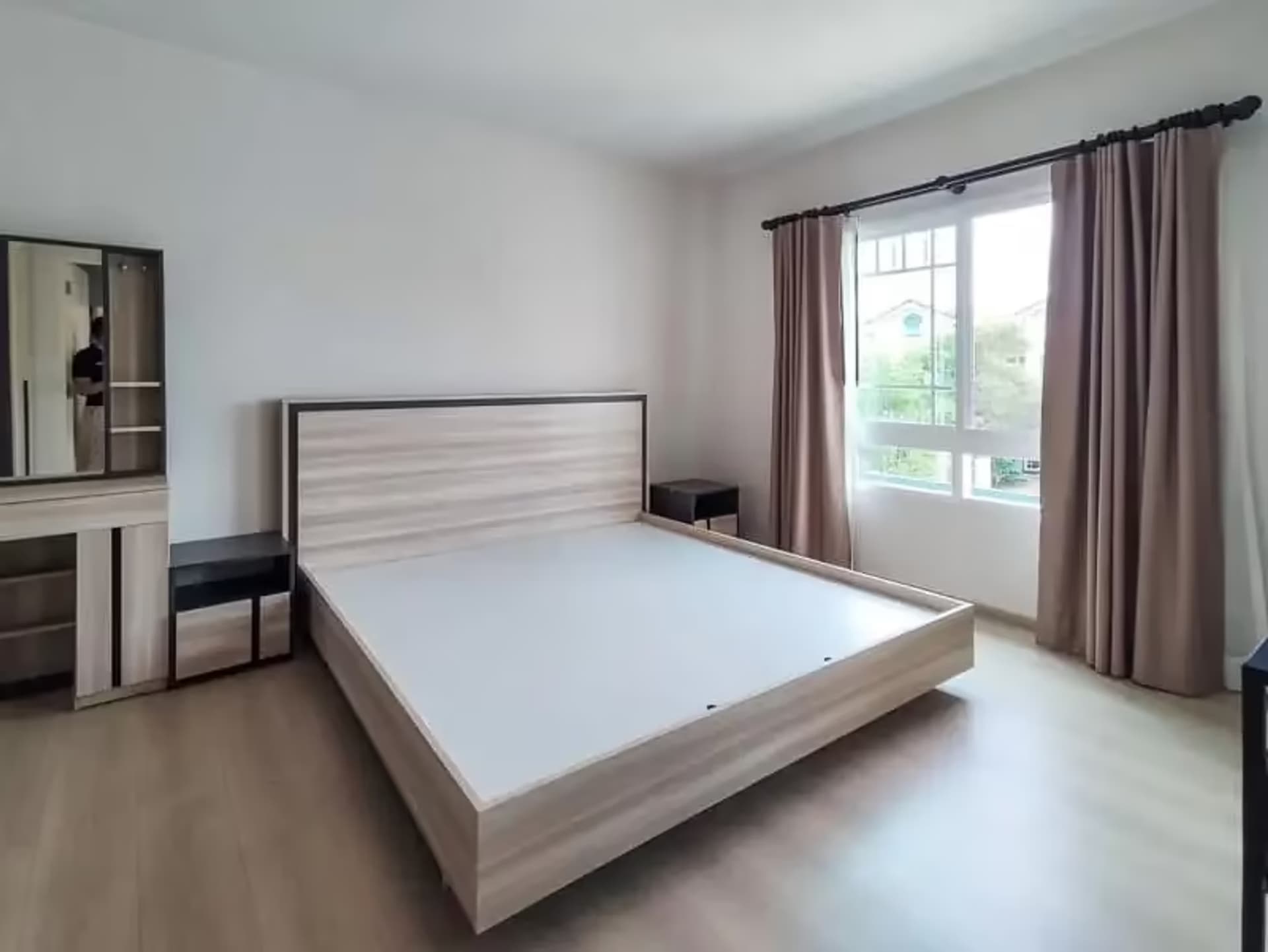 2 Bedroom House - Image 8
