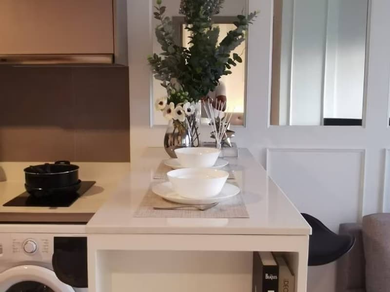 1 Bedroom Condo