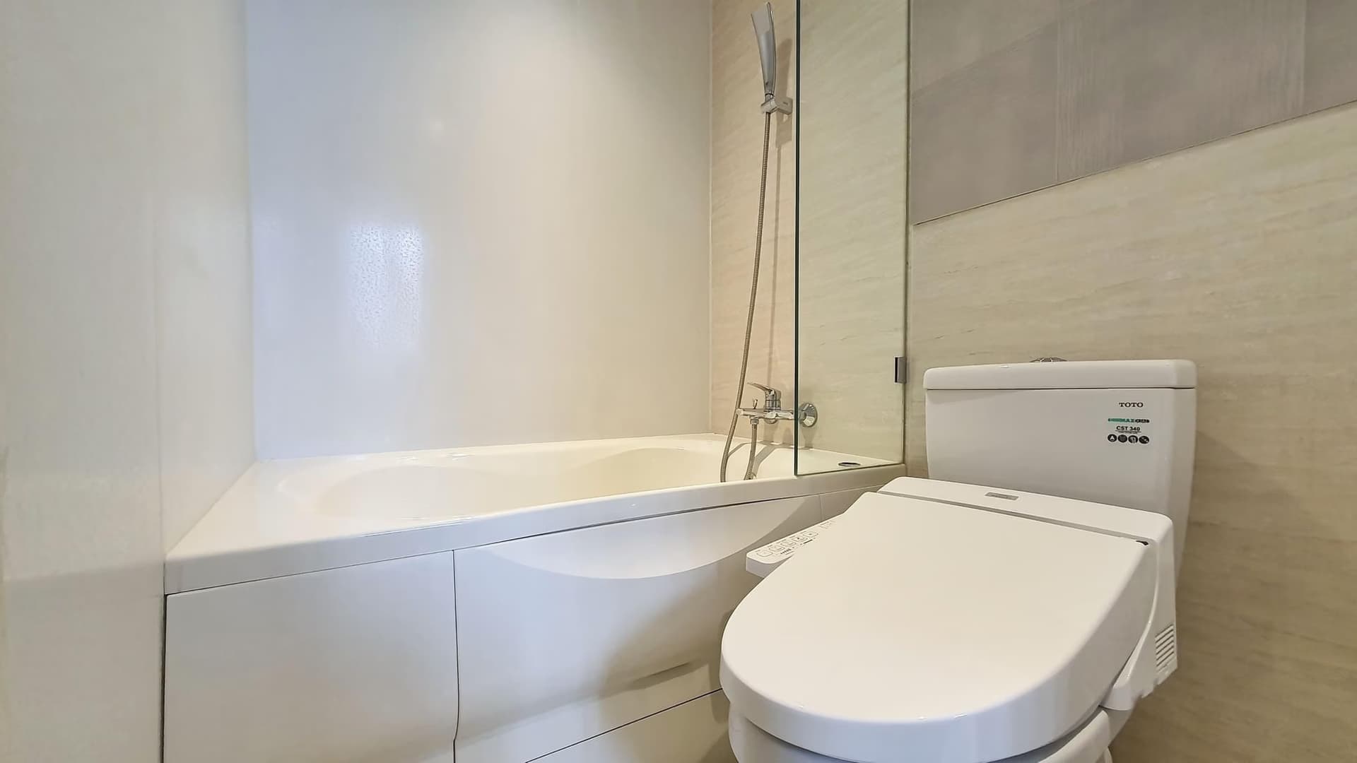 1 Bed Condo for Rent and Sale in Watthana - Image 12