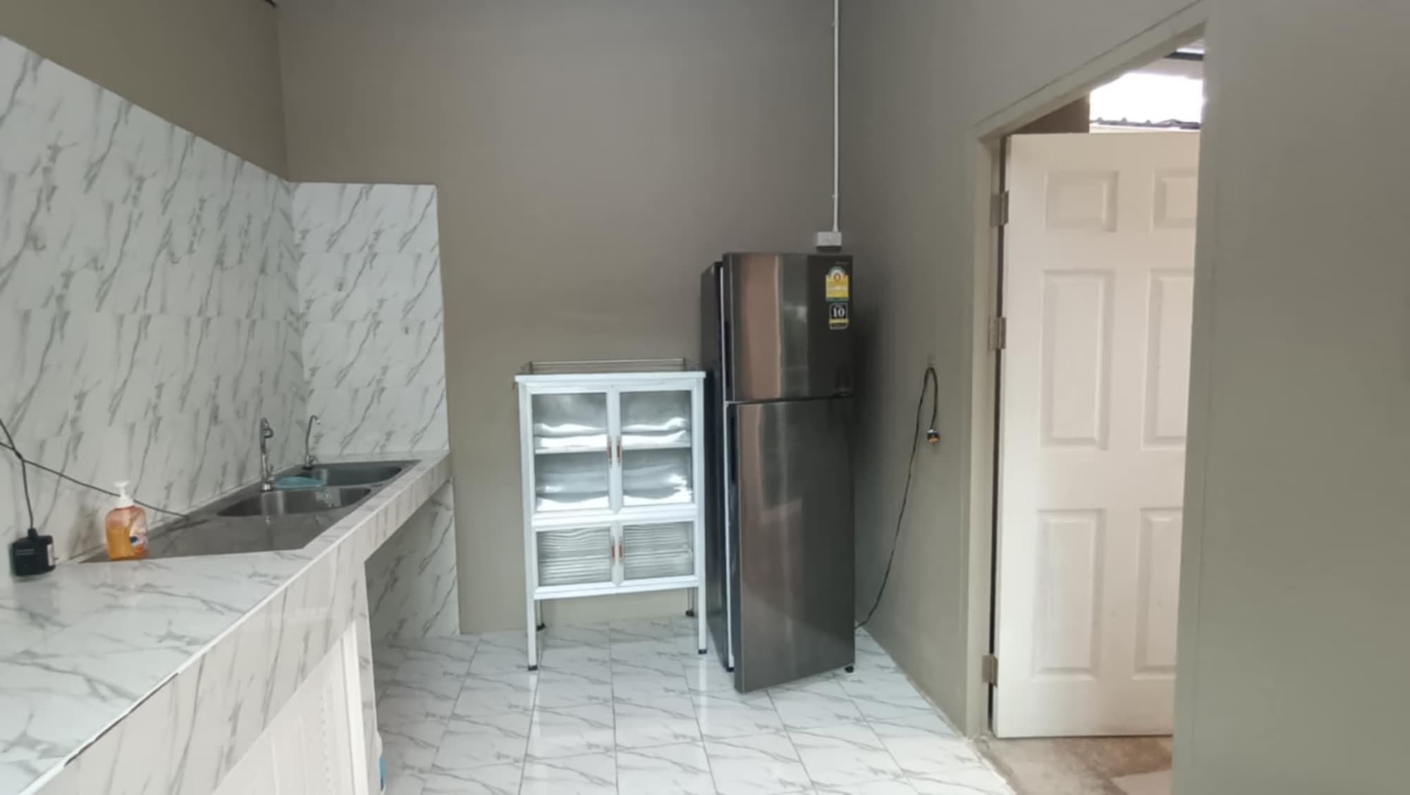 3 Bed House for Rent in San Sai - Image 5