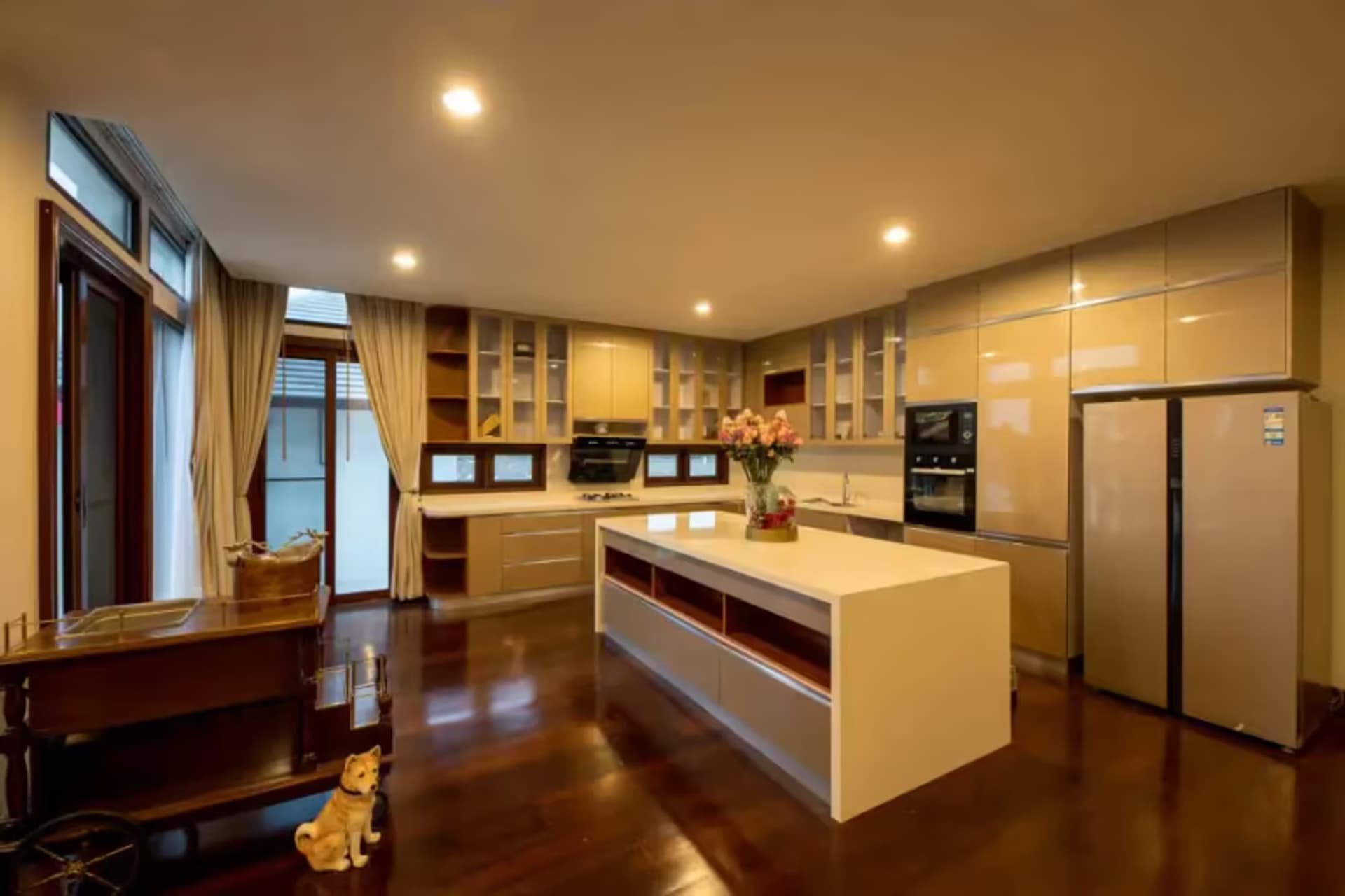 7 Bedroom House - Image 12