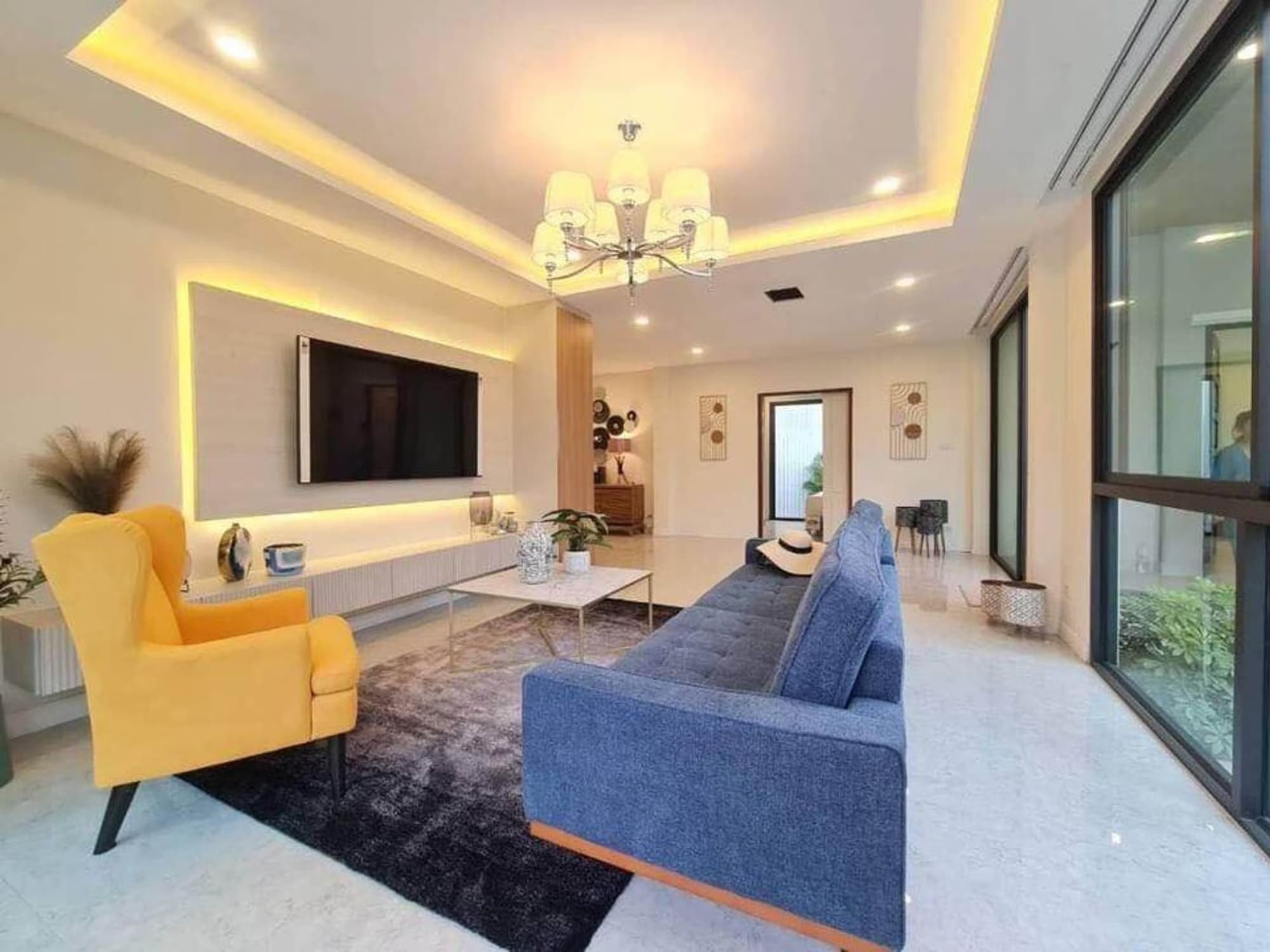 5 Bedroom House - Image 12