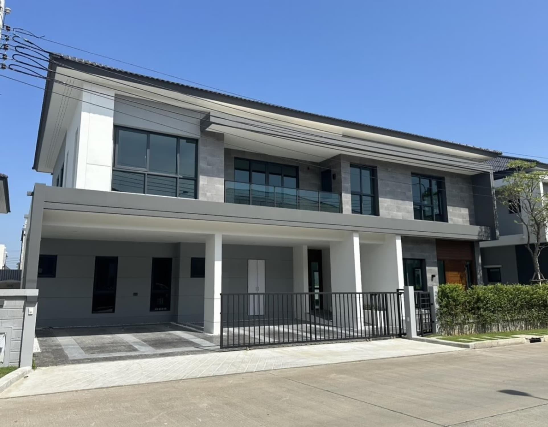 5 ห้องนอน บ้าน สำหรับ จำหน่าย ใน Bang Phli - Image 1