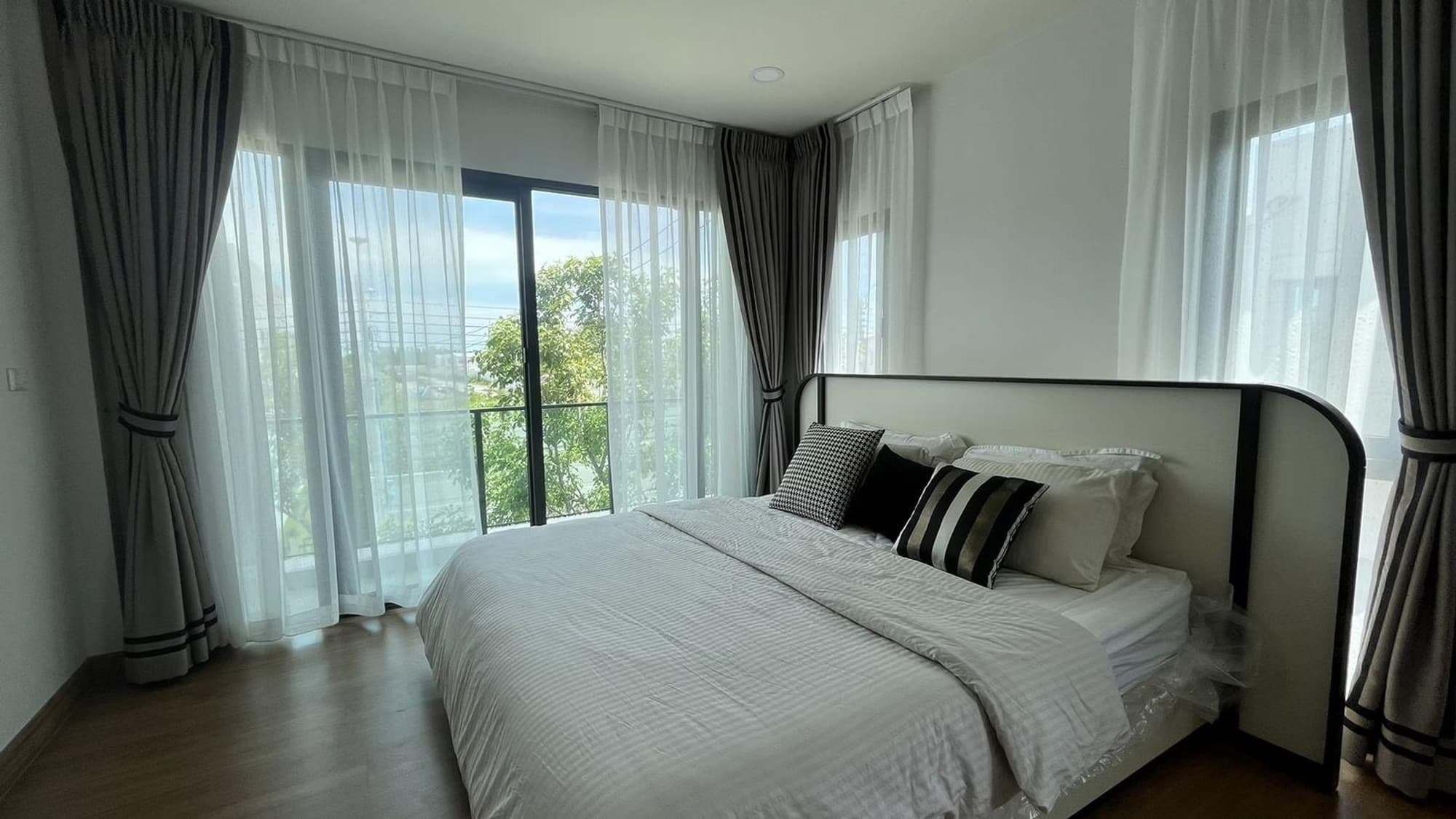 4 Bed House for Rent and Sale in Bang Phli, Samut Prakan - Image 6