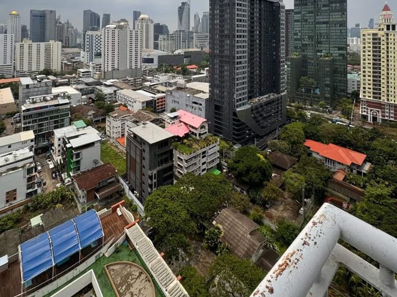 2 Bed Condo for Sale in Ratchathewi