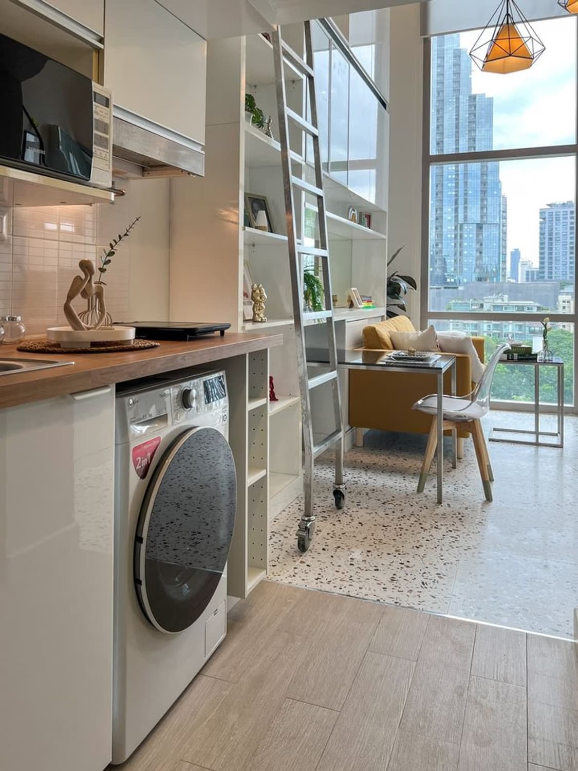1 Bed Condo for Rent in Khlong San - Image 7