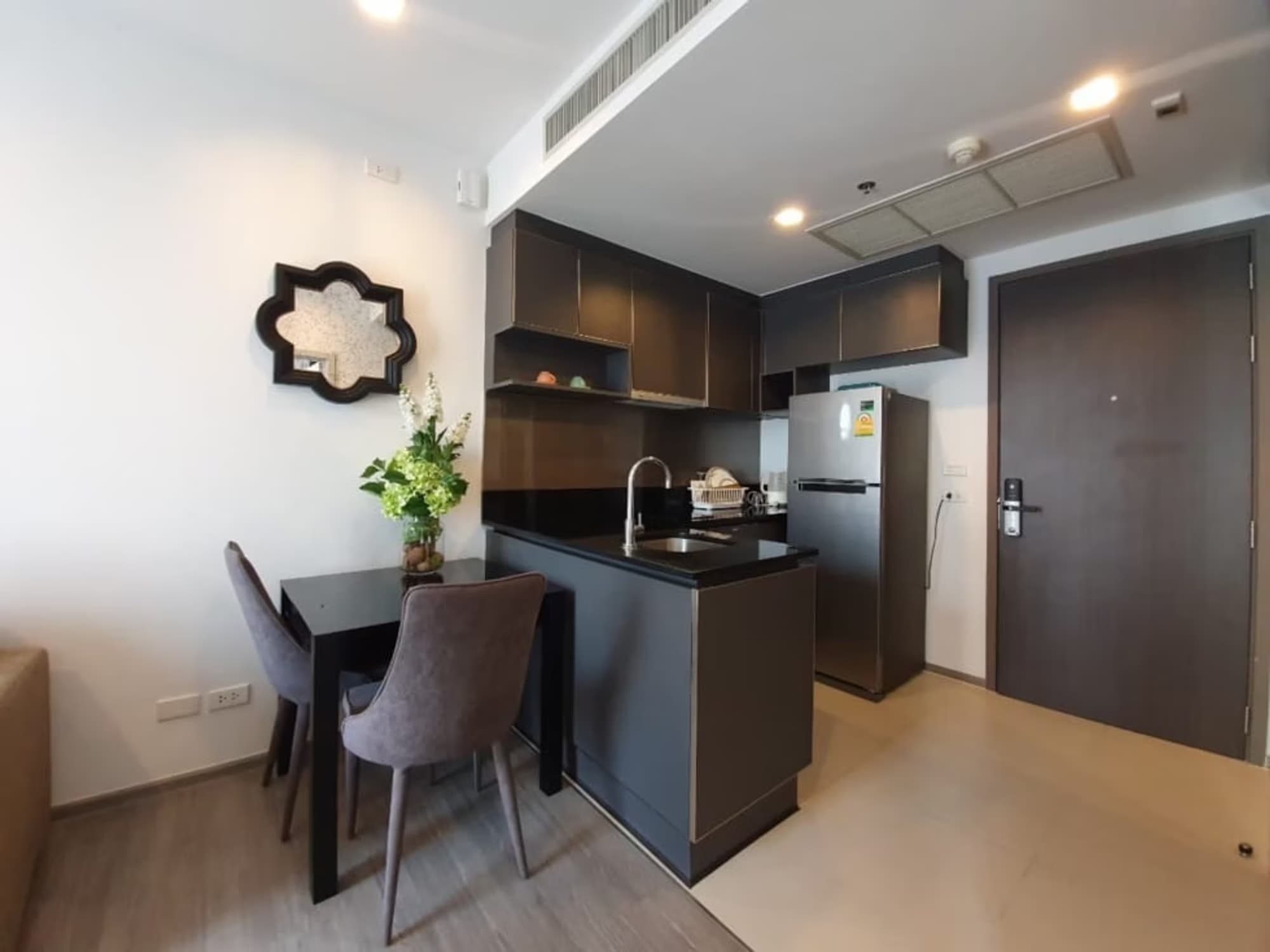1 Bed Condo for Sale in Khlong San - Image 6