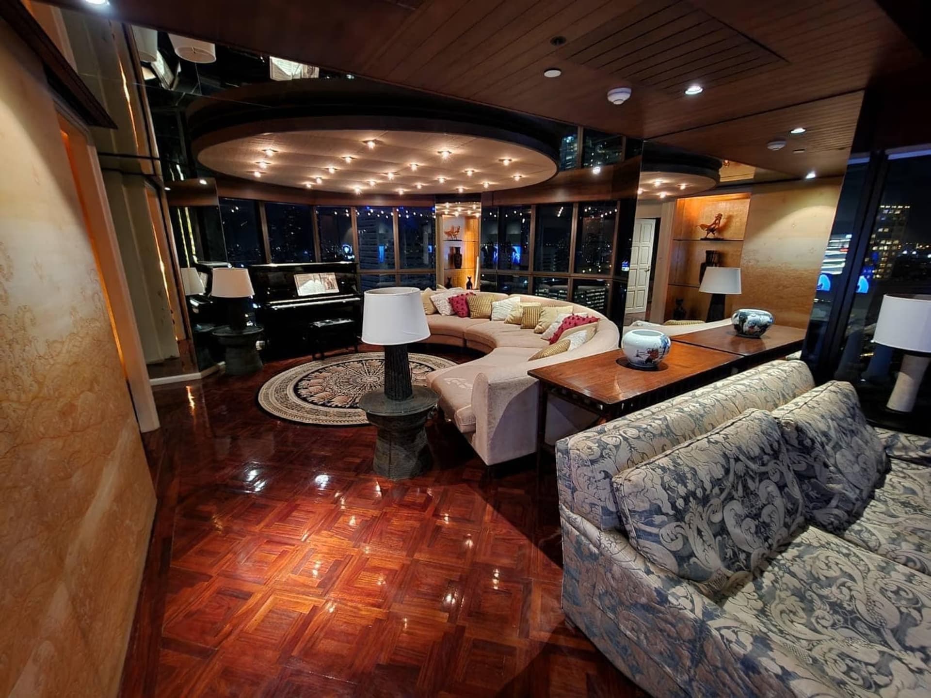 Condo for Rent at lebua at State Tower - Image 2