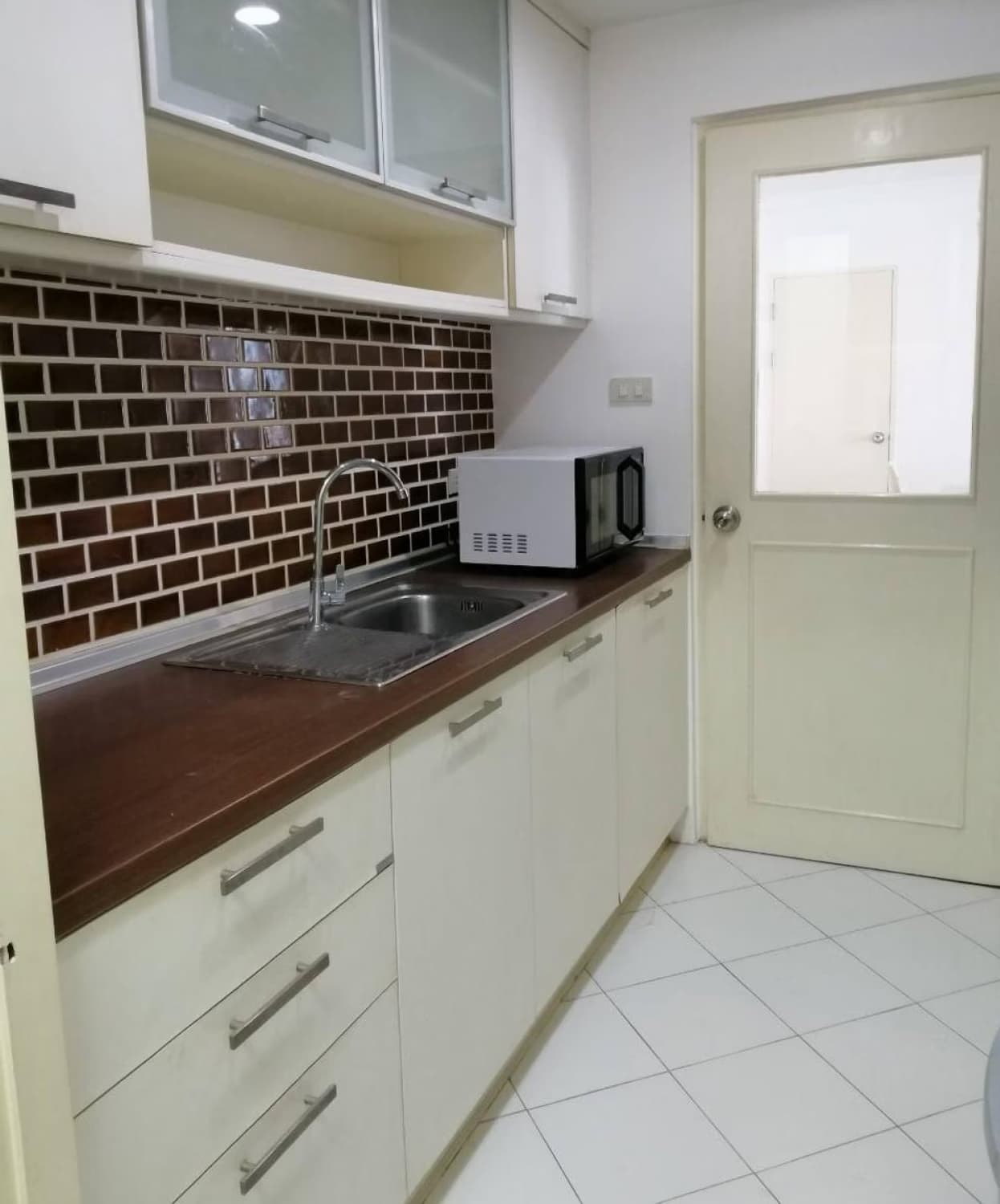 2 Bed Condo for Sale in Khlong Toei - Image 4