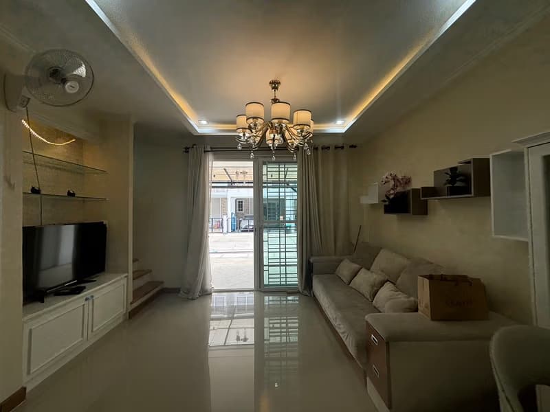 3 Bed Townhouse for Rent in Mueang Chiang Mai