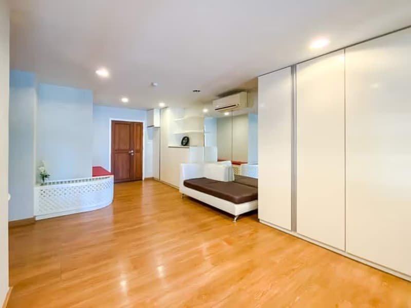 1 Bedroom Condo