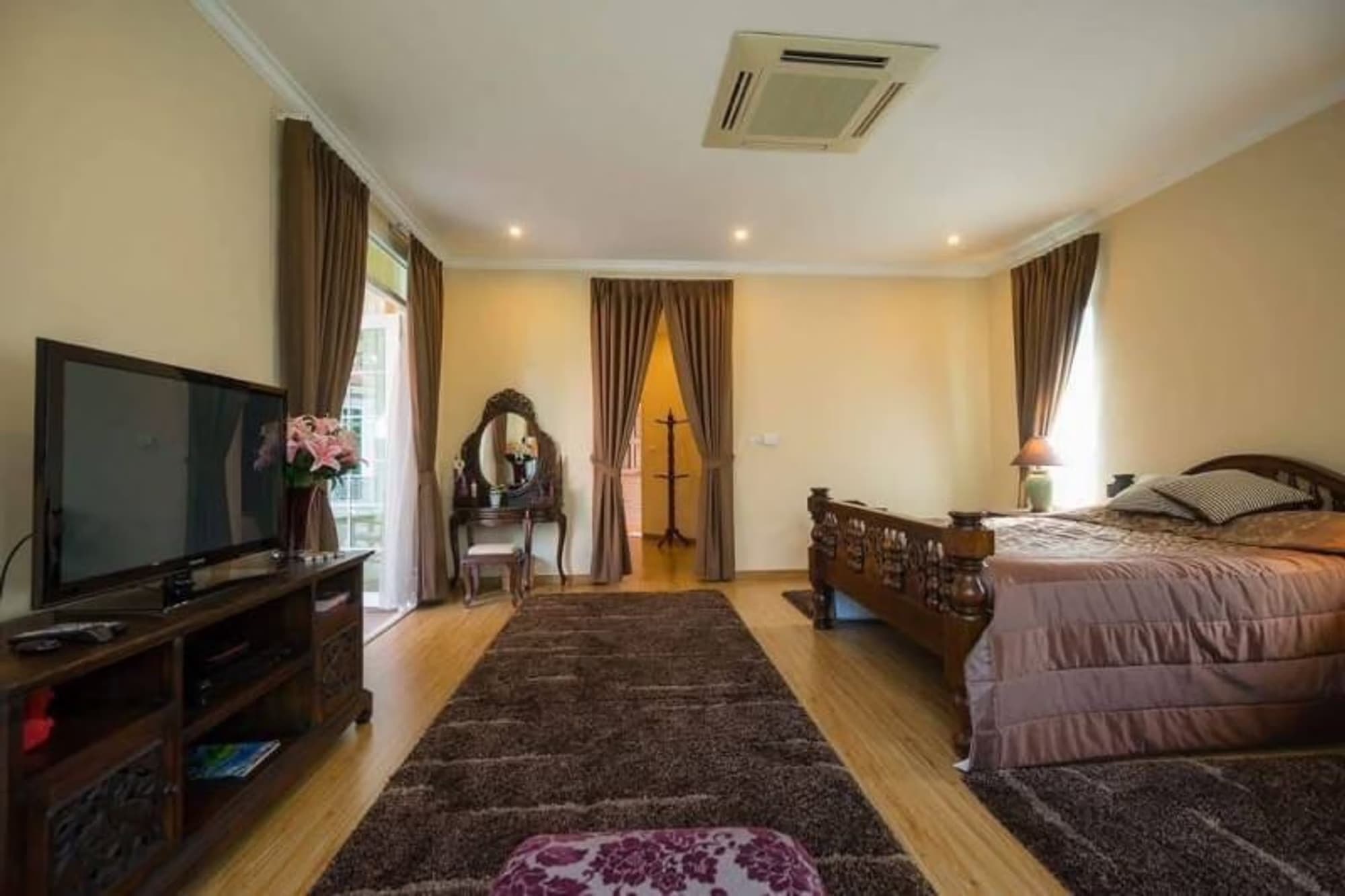 6 ห้องนอน บ้าน สำหรับ ขาย ใน Saraphi District - Image 8