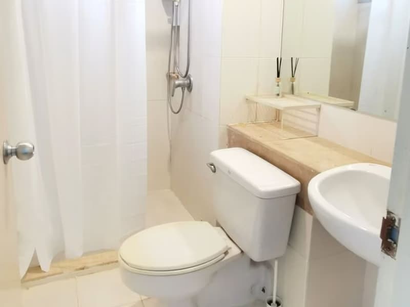 1 Bedroom Condo