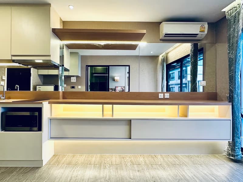 Condo for Sale at Villa Lasalle