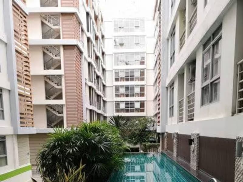 1 Bedroom Condo