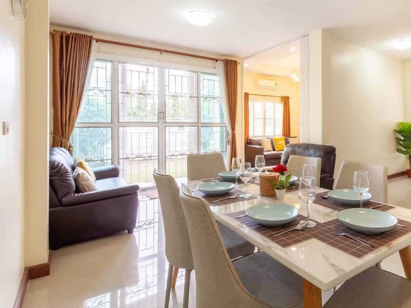 4 Bed House for Rent in Mueang Chiang Mai