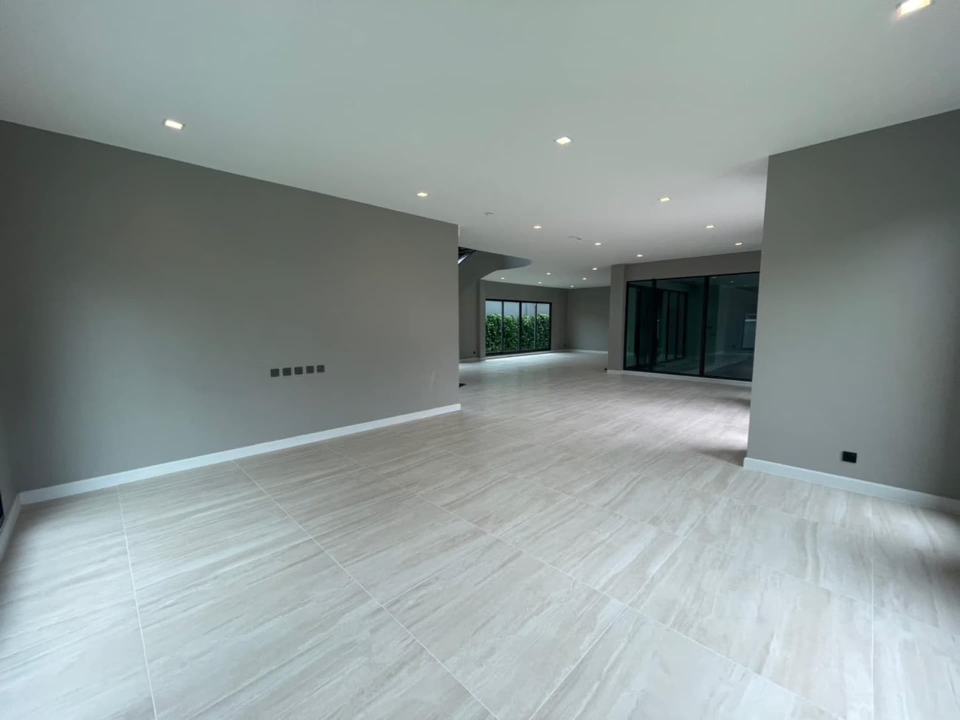 5 Bed House for Sale in Mueang Samut Prakan - Image 4