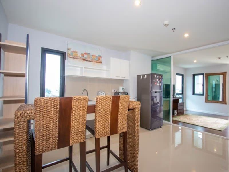 1 Bedroom Condo