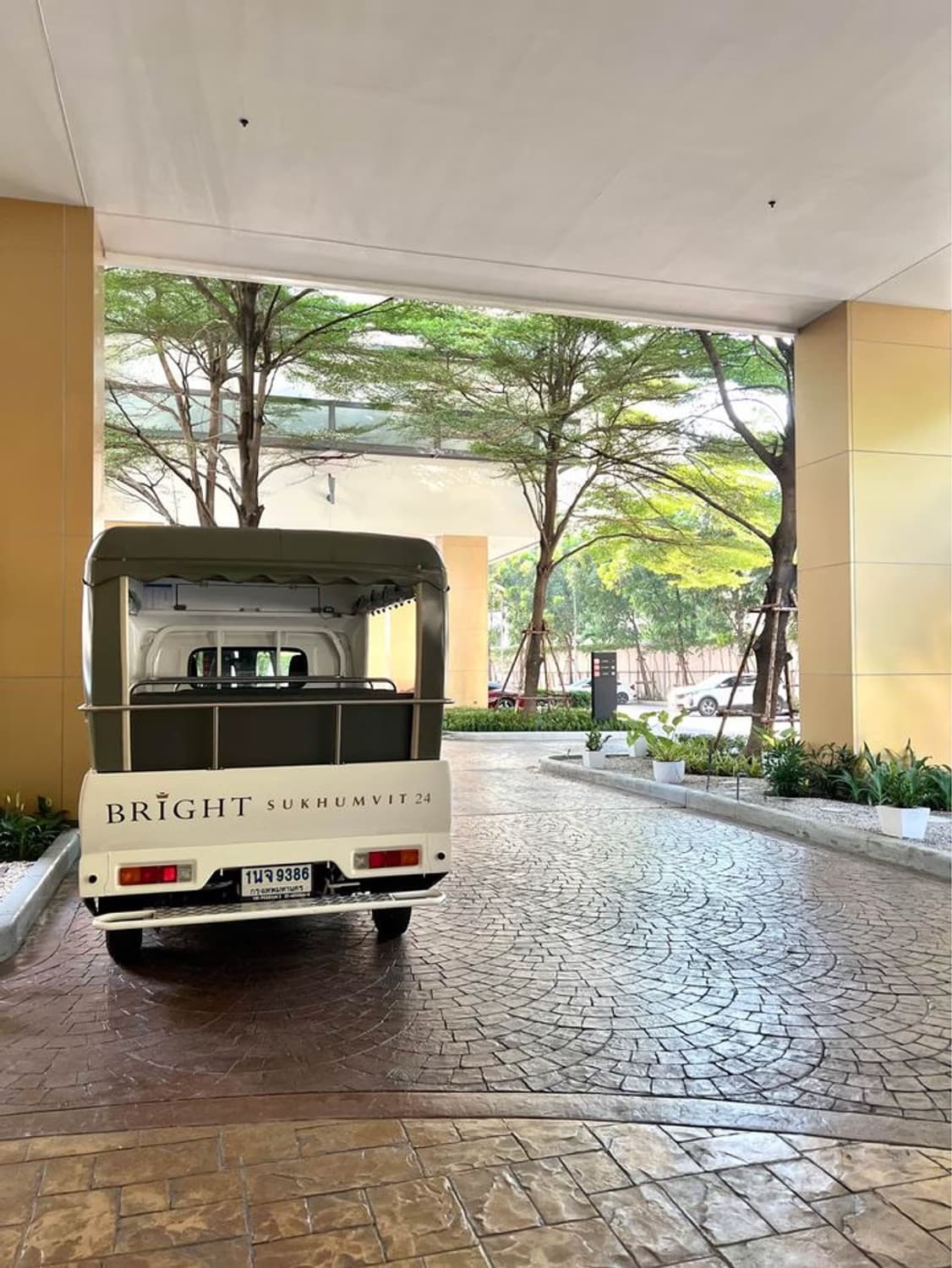 3 Bed Condo for Rent and Sale in Khlong Toei - Image 37