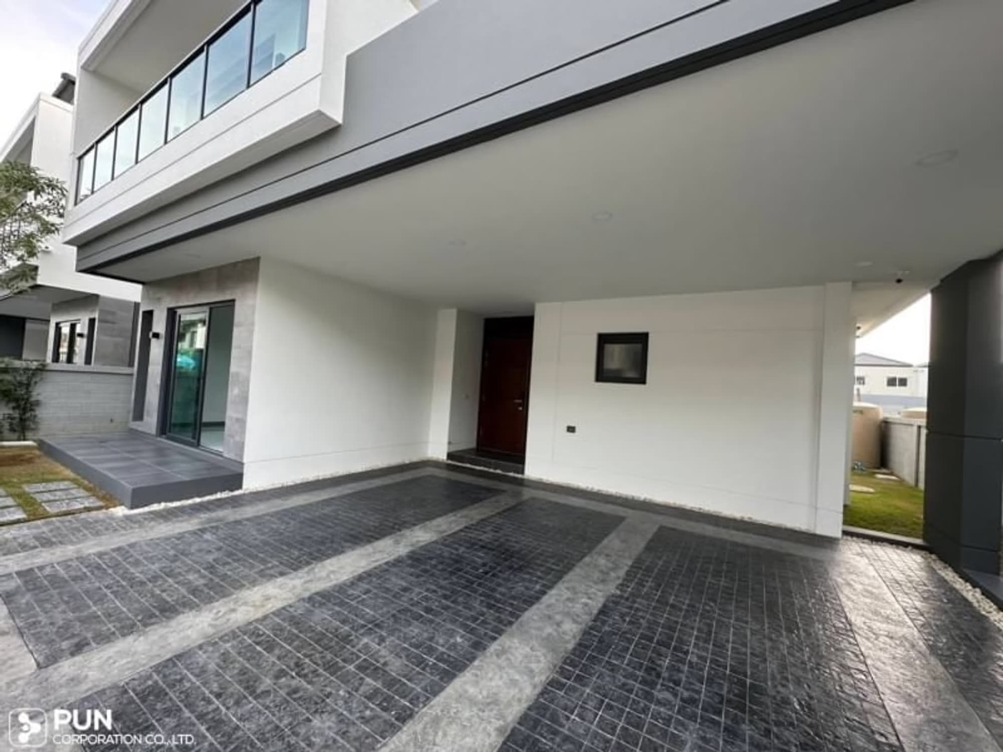 4 Bedroom House - Image 5