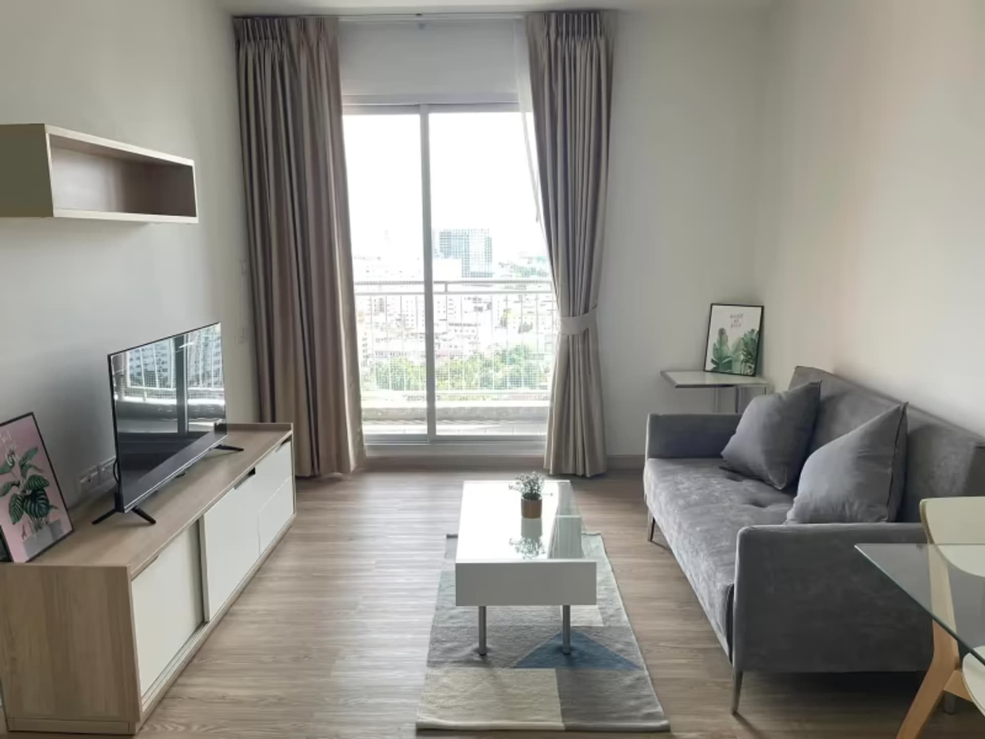 1 Bedroom Condo - Image 1