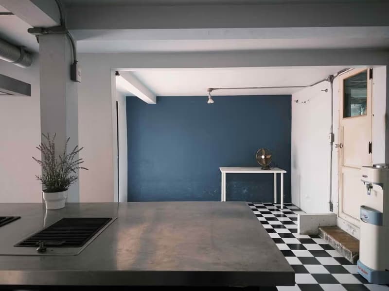 Studio Commercial for Rent in Khlong Toei