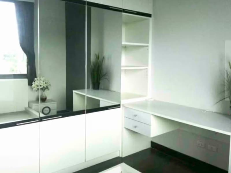 Condo for Sale at Boat Condo