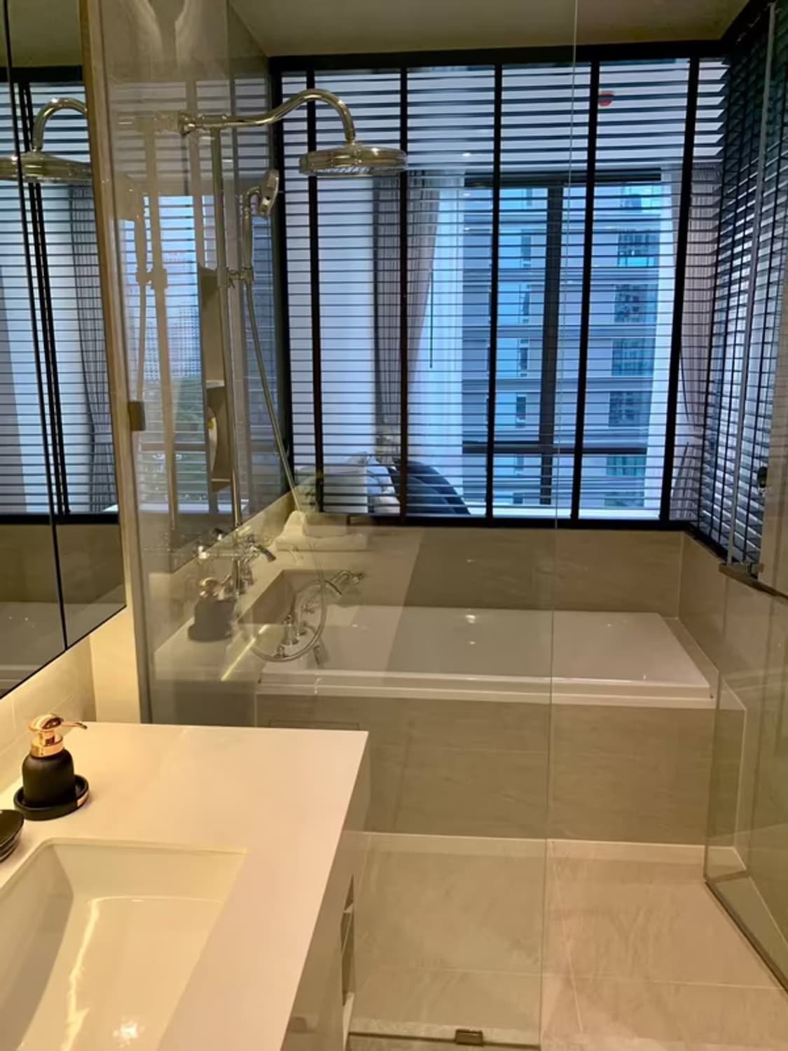 Condo for Rent at MUNIQ Langsuan - Image 2