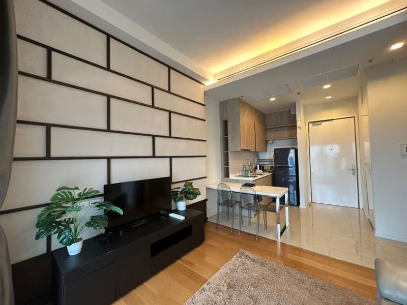 1 Bed Condo for Sale in Ratchathewi